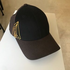 Volcom flex fit hat